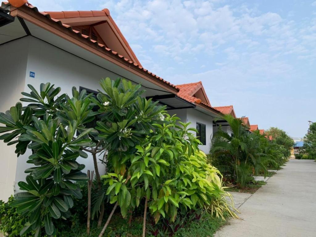 Nangrong Garden Home Extérieur photo